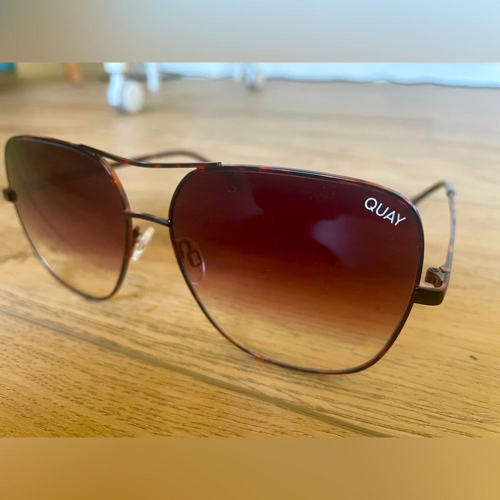 Quay Sunglasses, like new
